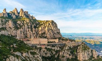 Montserrat Basilica and Museum Ticket with Roundtrip Cable Car