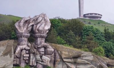 Sofia: Prohodna Cave & Buzludzha Monument Private Day Tour