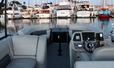 Pontoon WX E-Boat Rental in Ventura