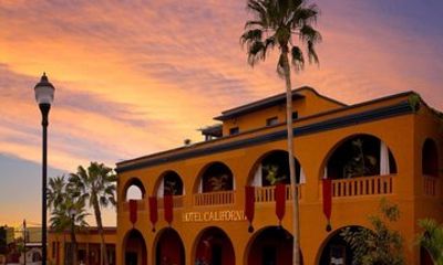 Sunset and Art Tour from Los Cabos