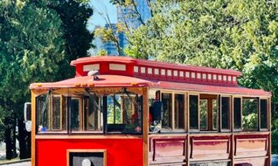 Vancouver Stanley Park Classic Trolley Hop On Hop Off Shuttle