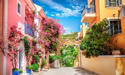 Private Kefalonia Highlights Tour:Melissani Cave Assos & Fiscardo