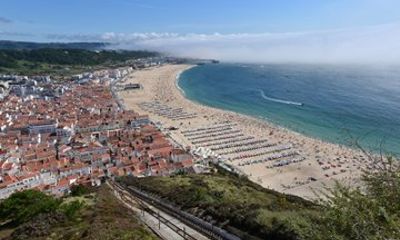 Lisbon to Porto Private Tour: Óbidos, Nazaré and Aveiro