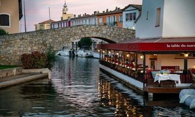 Discover Private Saint Tropez and Port Grimaud Tour