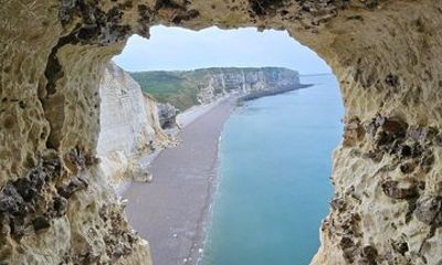 Private Guided Tour of Normandy Étretat Cliffs