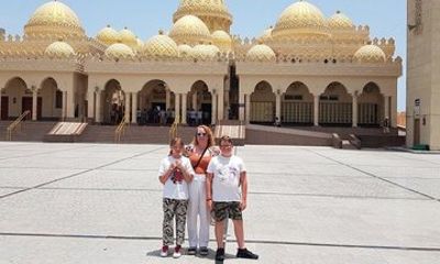 Private Guided Tour with Mosque, Shopping & Transfer - Hurghada