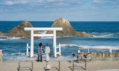 Fukuoka and Itoshima Private Tour Sacred Rocks Ocean View Lunch