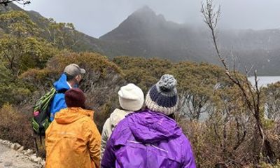 Cradle Mountain Day Tour: Dove Lake Guided Hike with Lunch