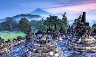 Borobudur Half Day Tour with Climb up Access