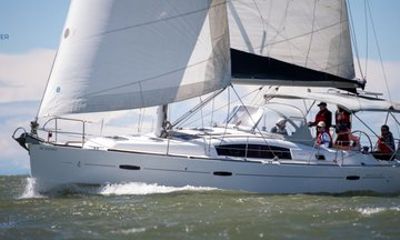 Scenic Sailing Experience in Vancouver with Local Captain