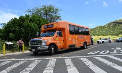 Diamond Head Sunrise Hike and Summit Tour
