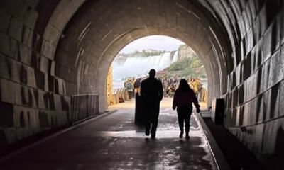 Niagara Falls Tunnel Beneath the Falls and Guided Orientation