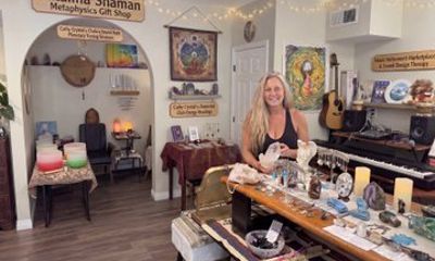 Avalon Art Class Tour Experience
