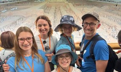 Private Xi'an Day Tour to Terracotta Army, City Wall and Pagoda