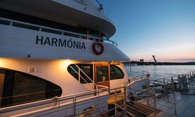 Italian Cuisine on the Waves of the Danube Eat All You Can
