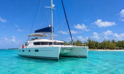 Catamaran Tour to Ile Aux Cerfs with Lunch and Transfer