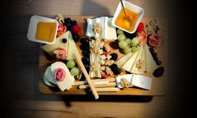 FOUR SENSES: Wine & Cheese Experience in the Dark - Faro