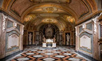Guided tour of the Royal Tombs