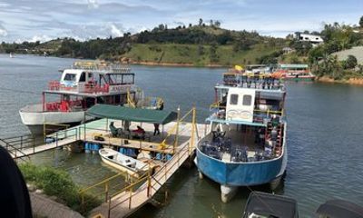 Guatapé Tour from Medellin ponton rumbero lunch on pier