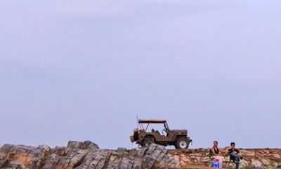Udaipur: Private Vintage Willys Jeep Experience