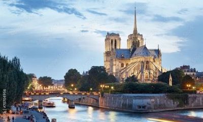 Historic Paris Notre Dame and Île de la Cité Walking Tour