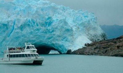 El Calafate Perito Moreno Glacier and Cave Paintings Day Tour