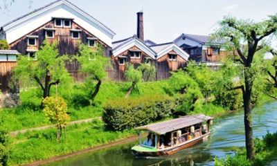 Kyoto Fushimi Tour with Canal Boat Ride and Sake Tasting