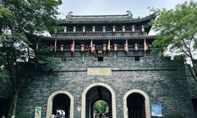 Chongqing Dazu Rock Carvings and Changzhou Town Day Trip