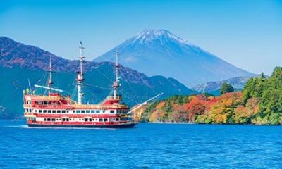 Hakone Autumn Adventure with Pirate Ship Ropeway and Cable Car