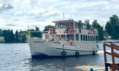 Lake Saimaa Sightseeing Cruise with a Local Family Company