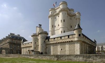 Chateau de Vincennes Paris Entry Tickets with AR AudioGuide