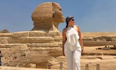 Luxury tour to Giza Pyramids complex camel ride lunch