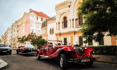 Prague 1 hour Vintage Sightseeing Tour per Group Pricing