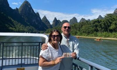 Guilin Private Full-Day Li River Cruise and Xianggong Hill Hike