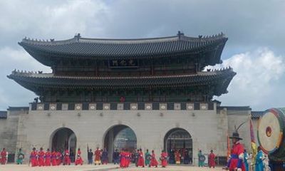 Seoul Private Tour in Spanish: Past and Present