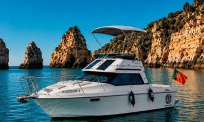 Private Boat Charter with Buffet and Drinks