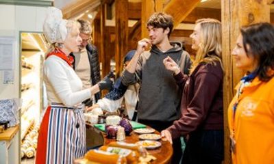 Cruise Terminal Amsterdam: Guided Tour Zaanse Schans and Cheese