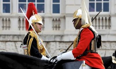 London Changing of the Guard Ceremony with a Local Expert Guide