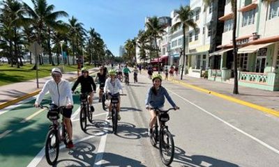 Visit Miami Beach by bike and in French