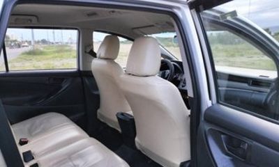 Cebu City Private Car Hire with Driver and Fuel Up to 4 Guests