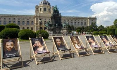 Vienna: Sisi Museum Ticket and Audio City Tour