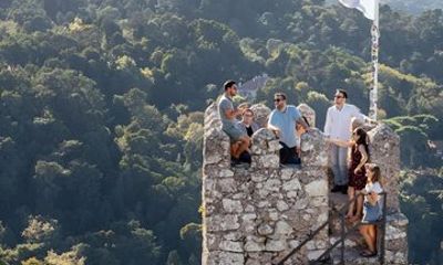 Sintra Walking Tour Moorish Castle Pena Palace & Historic Center