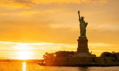 NYC 90-Minute Sunset Harbor Cruise: Statue of Liberty and Skyline