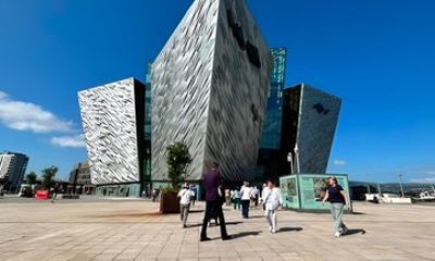 Guided walking tours of Belfast in French and German