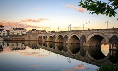 Maastricht City Walk with Audio Guide in 7 Languages