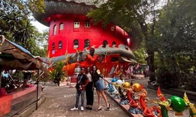 Dragon Tower, Buddha Temple, Floating Market Group Tour Pattaya