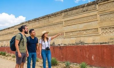 Hierve el Agua Mitla Tule Textiles y Produccion de Mezcal