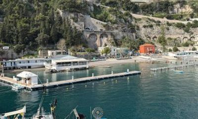 Amalfi Coast Sunset Tour from Salerno Small Group Experience