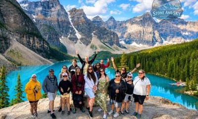 Lake Louise 4-Hour Visit & Scenic Rockies Tour with Snacks