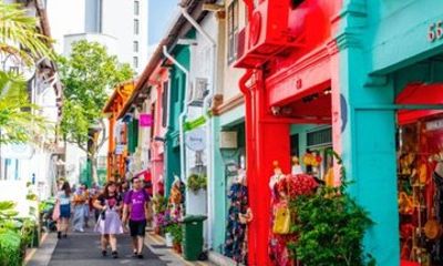 Singapore Colonial and Ethnic Quarters Bus and Walking Tour